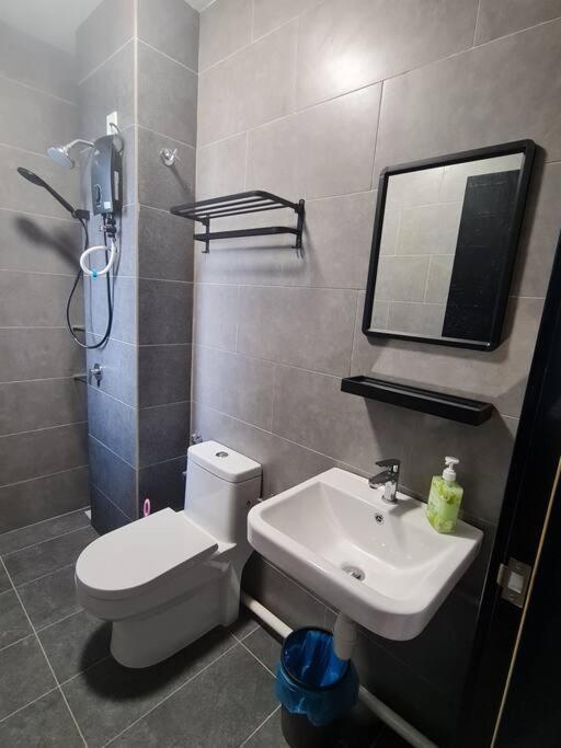 Apartment 2r2b 10 Mins To Klcc